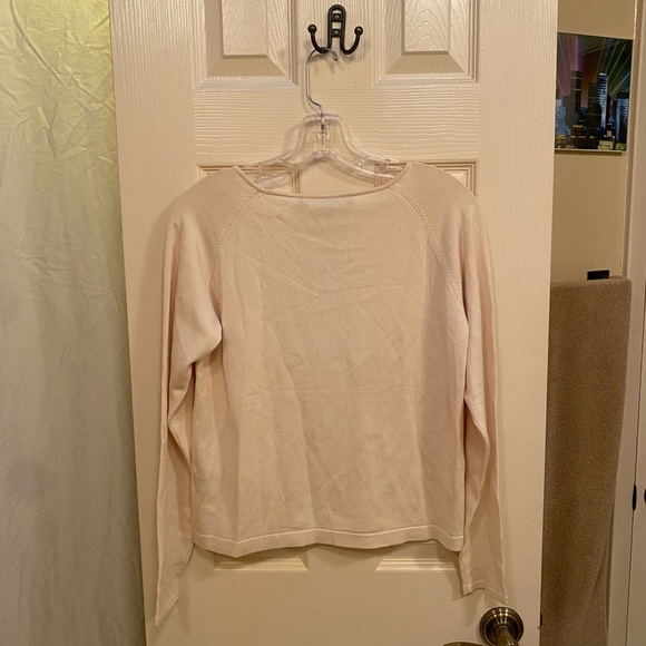 Ellen Tracy Cream Long Sleeve Jersey Cut Top - Picture 2 of 4